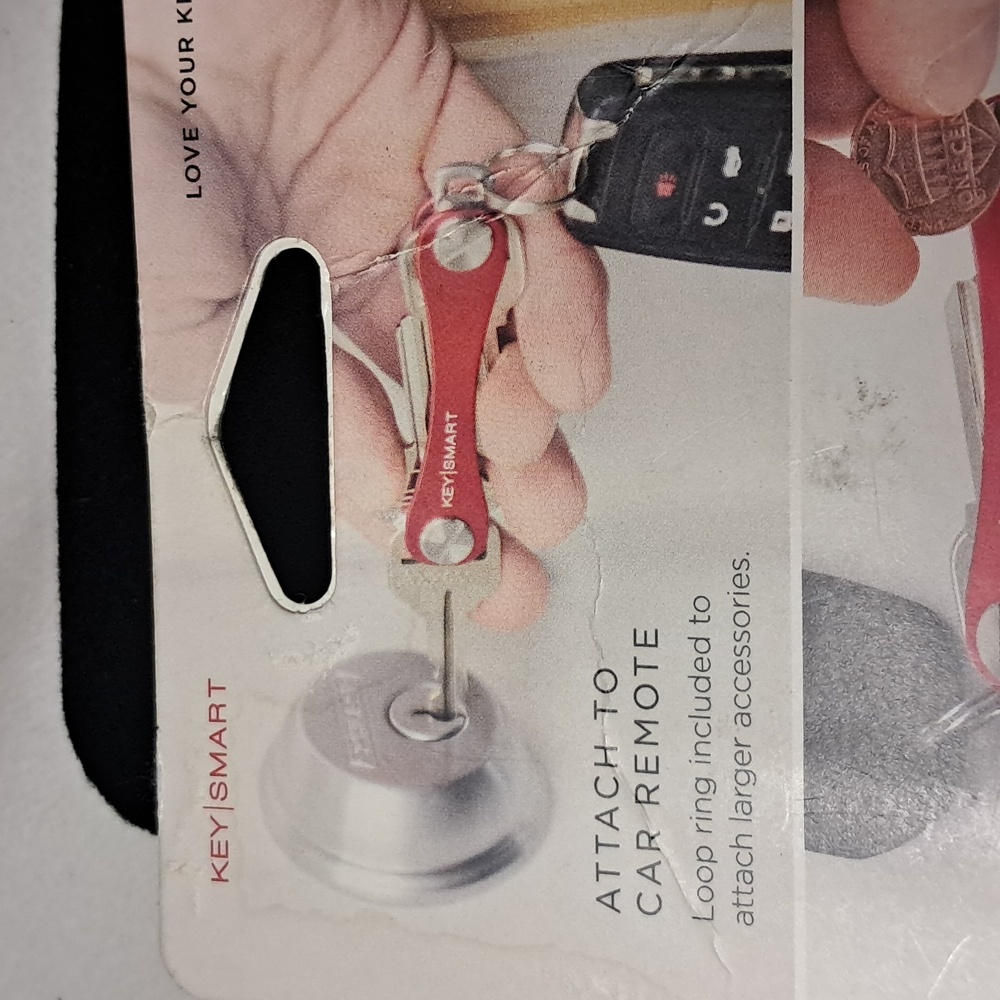 KeySmart Compact Key Holder - Picture 3 of 7